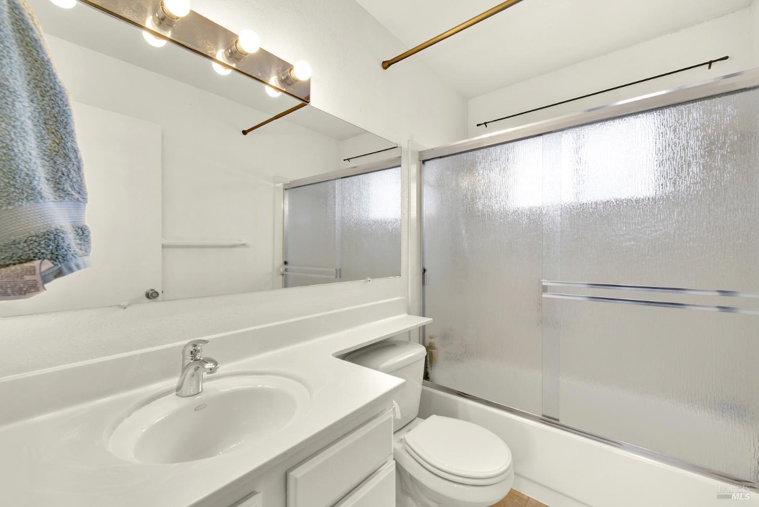 Detail Gallery Image 19 of 25 For 3265 Arroyo Dr, Fairfield,  CA 94533 - 4 Beds | 2/1 Baths