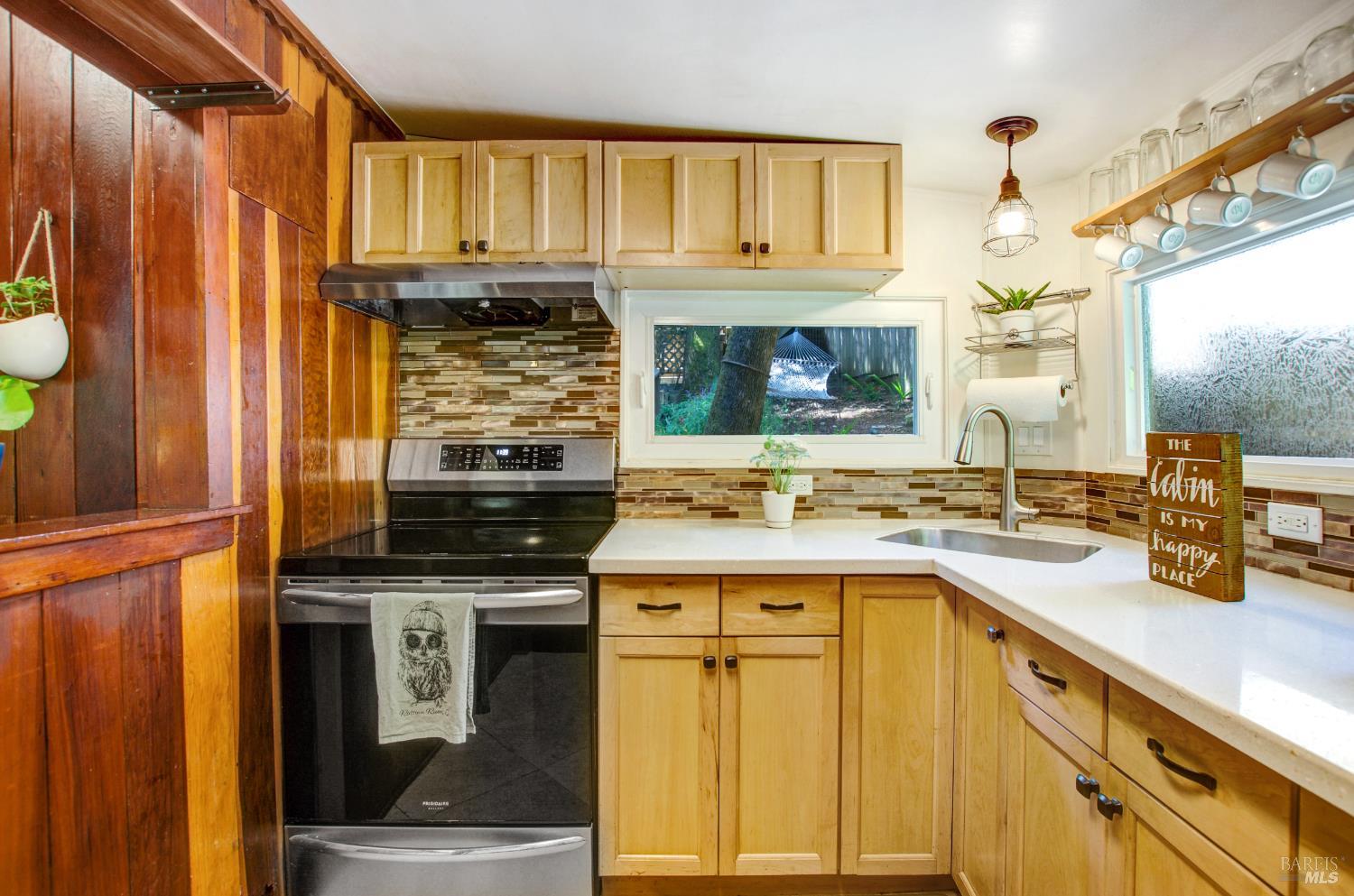 Detail Gallery Image 13 of 39 For 10236 Old River Rd, Forestville,  CA 95436 - 2 Beds | 2 Baths