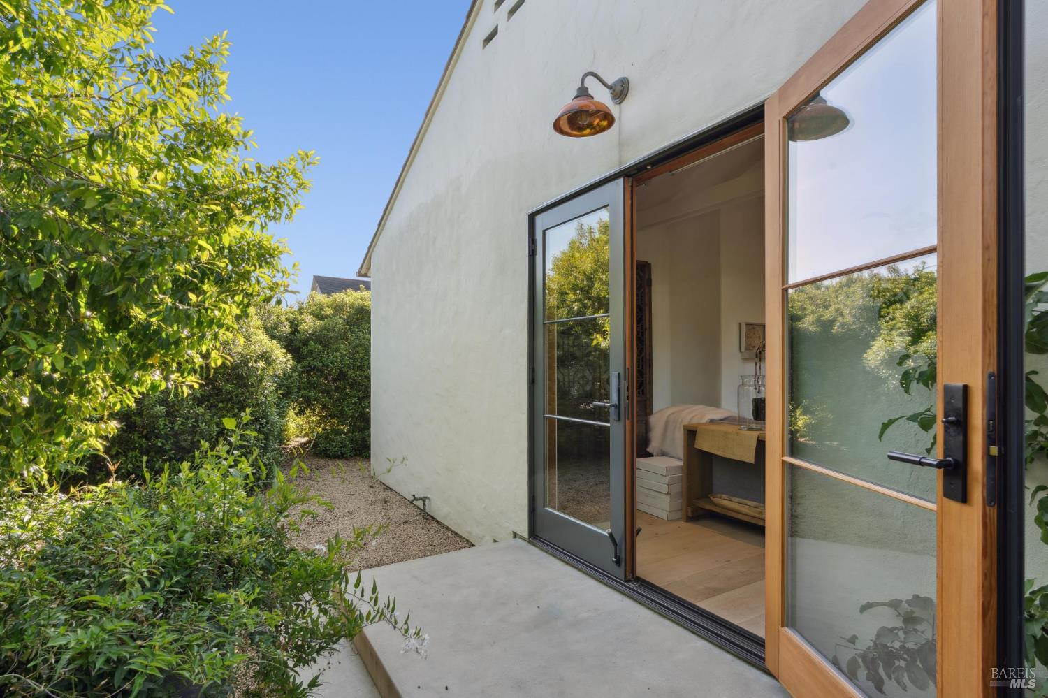 Detail Gallery Image 16 of 97 For 549 Talbot Ave, Santa Rosa,  CA 95405 - 2 Beds | 1/1 Baths