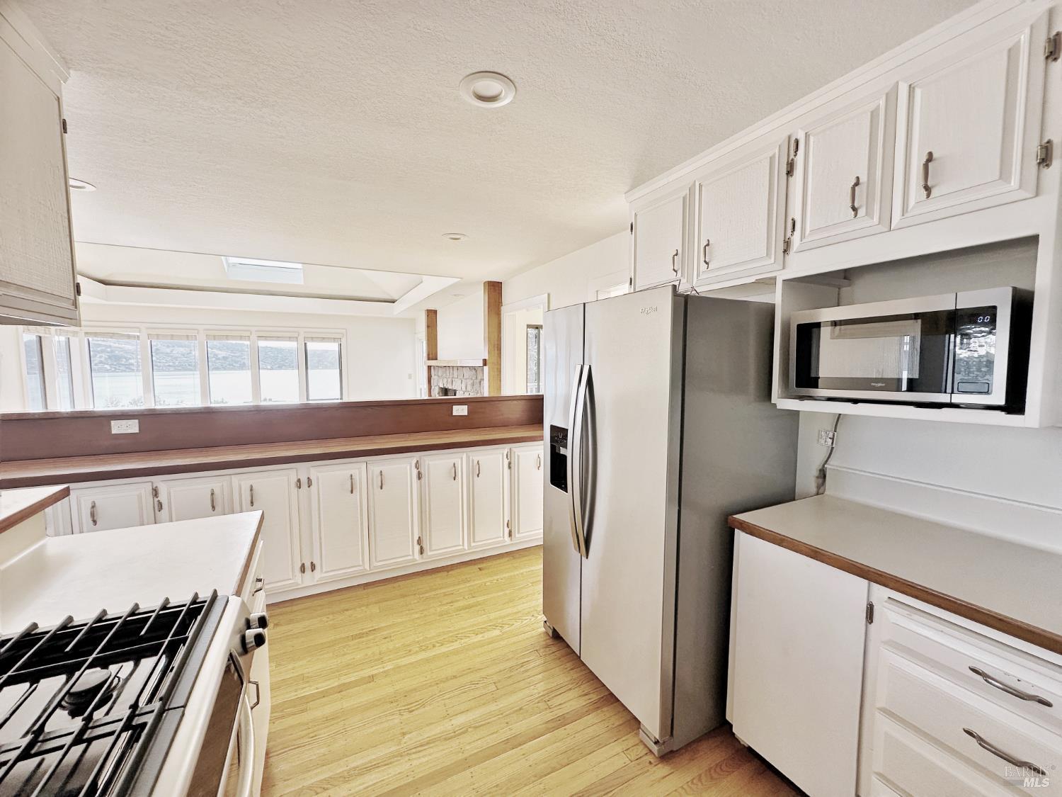 Detail Gallery Image 15 of 84 For 172 Great Circle Dr, Mill Valley,  CA 94941 - 4 Beds | 2/1 Baths