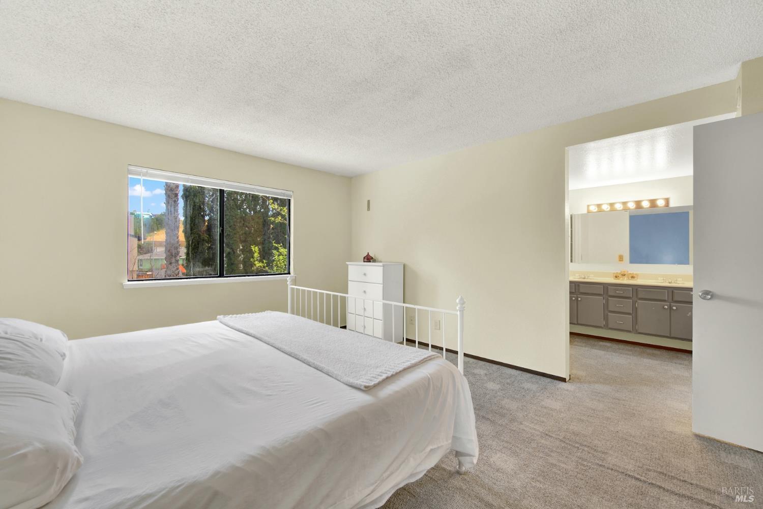 Detail Gallery Image 15 of 25 For 3265 Arroyo Dr, Fairfield,  CA 94533 - 4 Beds | 2/1 Baths
