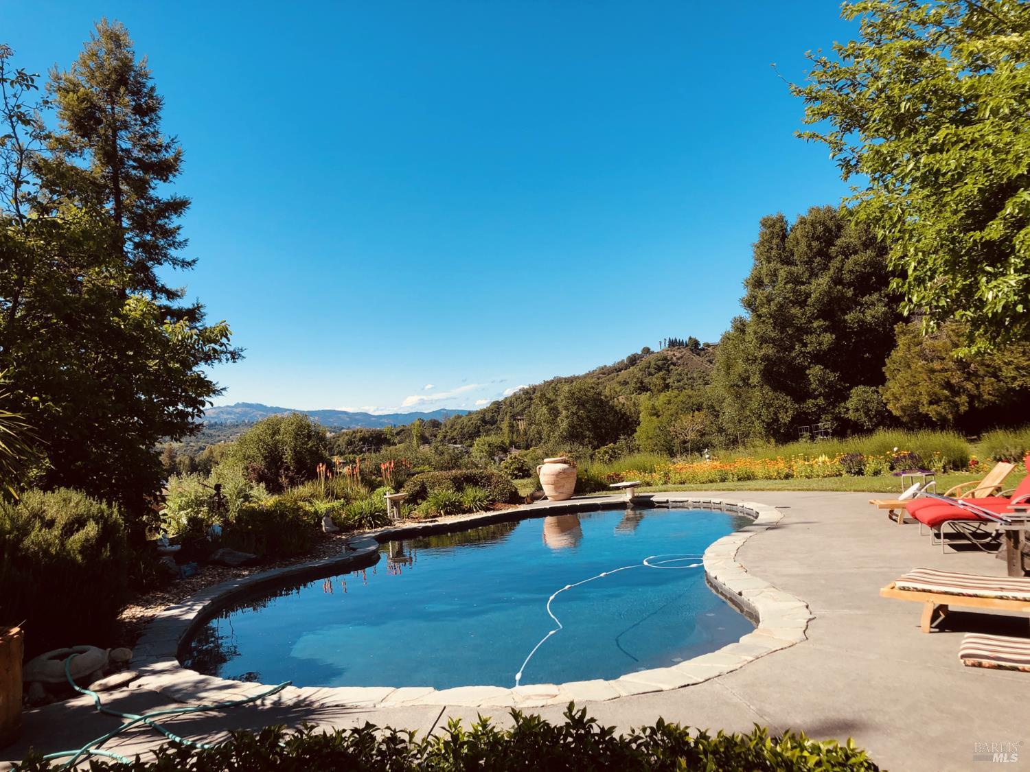 Detail Gallery Image 19 of 28 For 360 Milani Dr, Ukiah,  CA 95482 - 3 Beds | 2 Baths