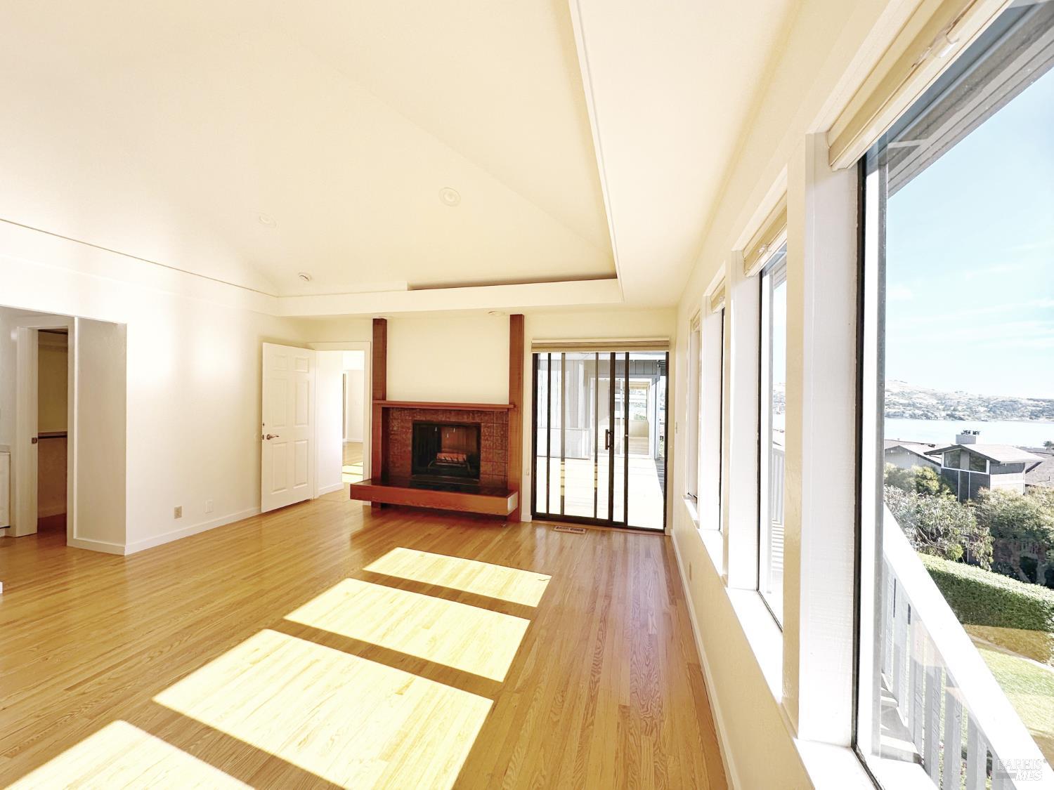 Detail Gallery Image 21 of 84 For 172 Great Circle Dr, Mill Valley,  CA 94941 - 4 Beds | 2/1 Baths