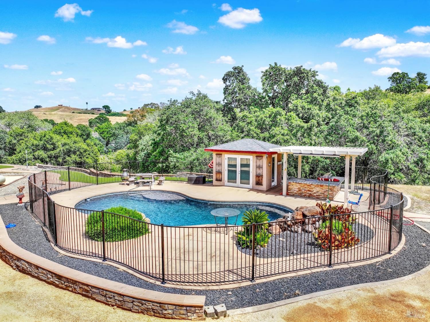 Detail Gallery Image 9 of 99 For 7125 Solitude Ct, Vacaville,  CA 95688 - 5 Beds | 4 Baths