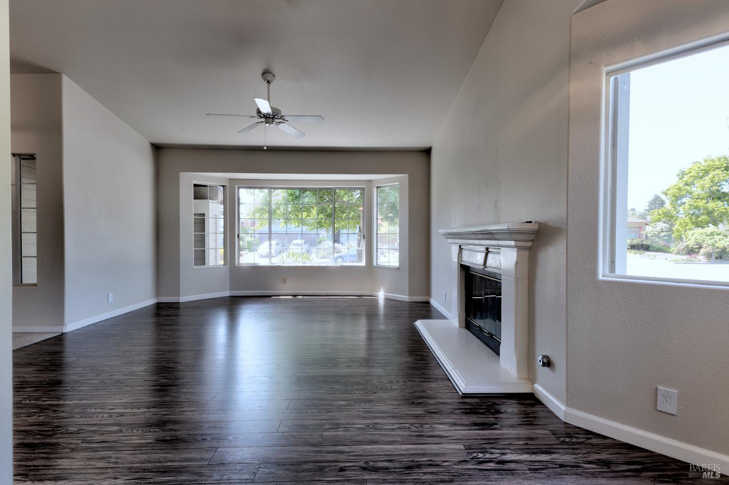 Detail Gallery Image 15 of 40 For 2269 Dancing Penny Way, Santa Rosa,  CA 95403 - 3 Beds | 2 Baths