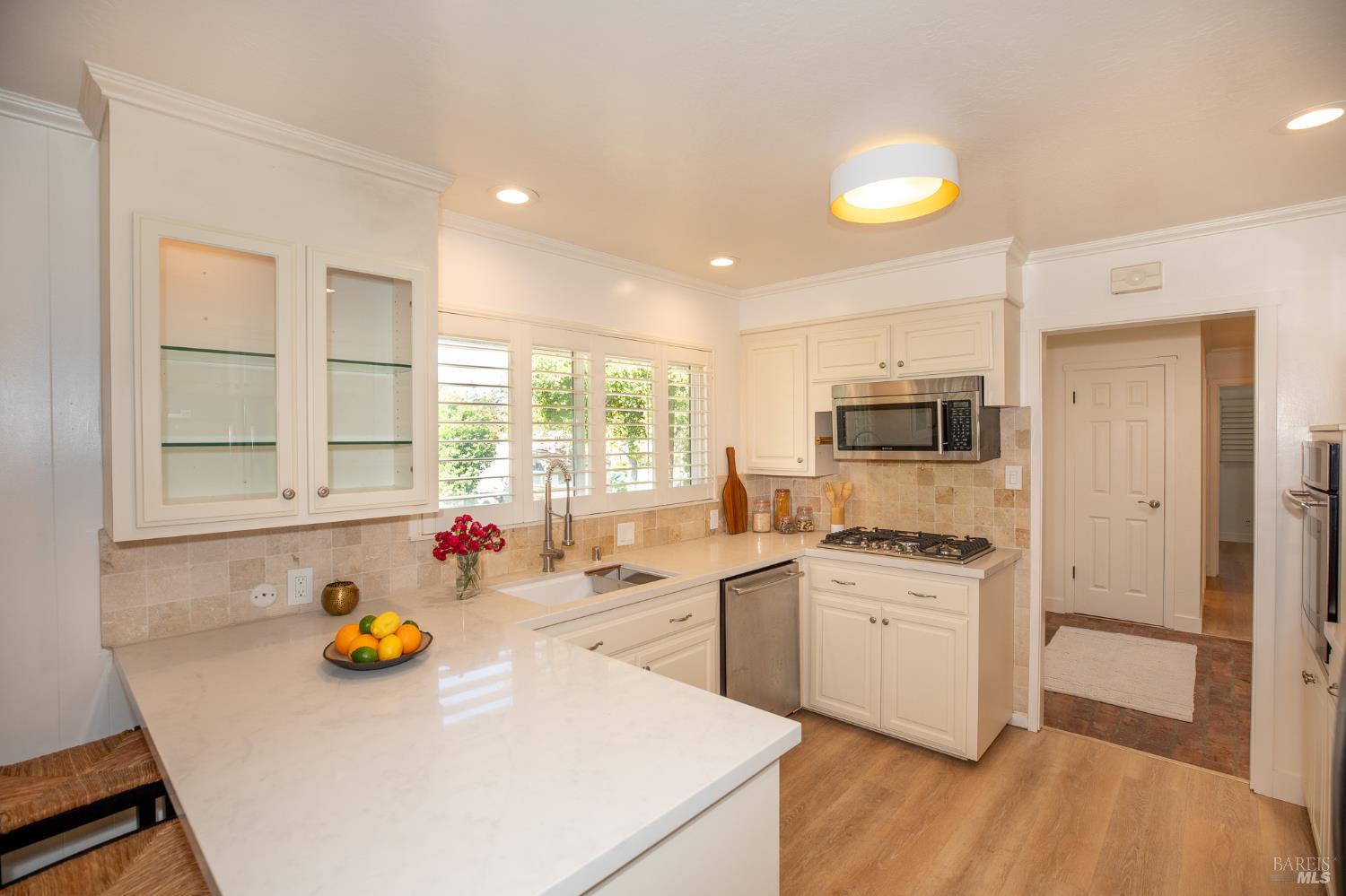 Detail Gallery Image 16 of 56 For 2055 Stonewood Dr, Santa Rosa,  CA 95404 - 3 Beds | 2 Baths
