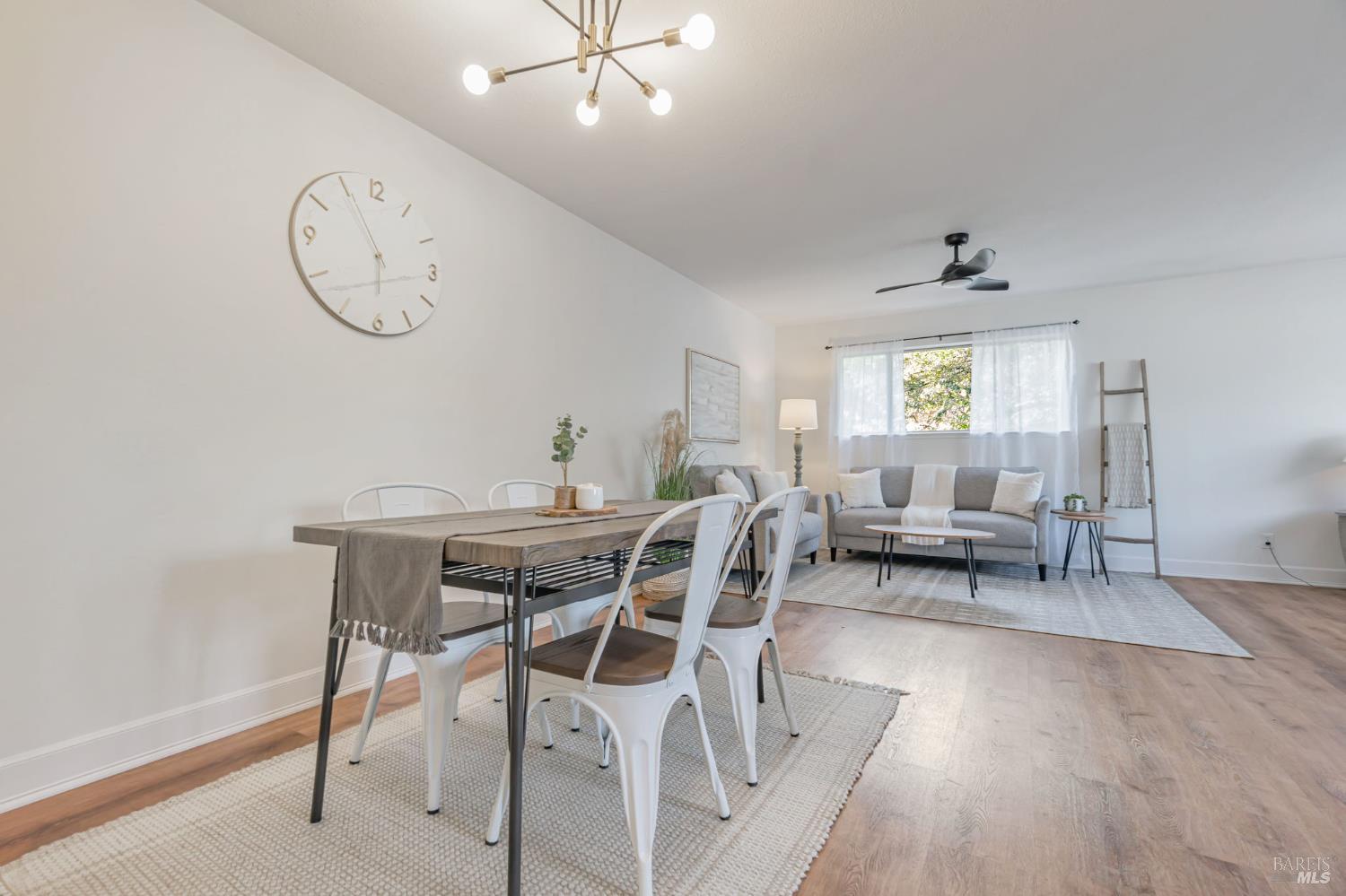 Detail Gallery Image 15 of 31 For 64 Los Padres Cir, Novato,  CA 94947 - 2 Beds | 1 Baths