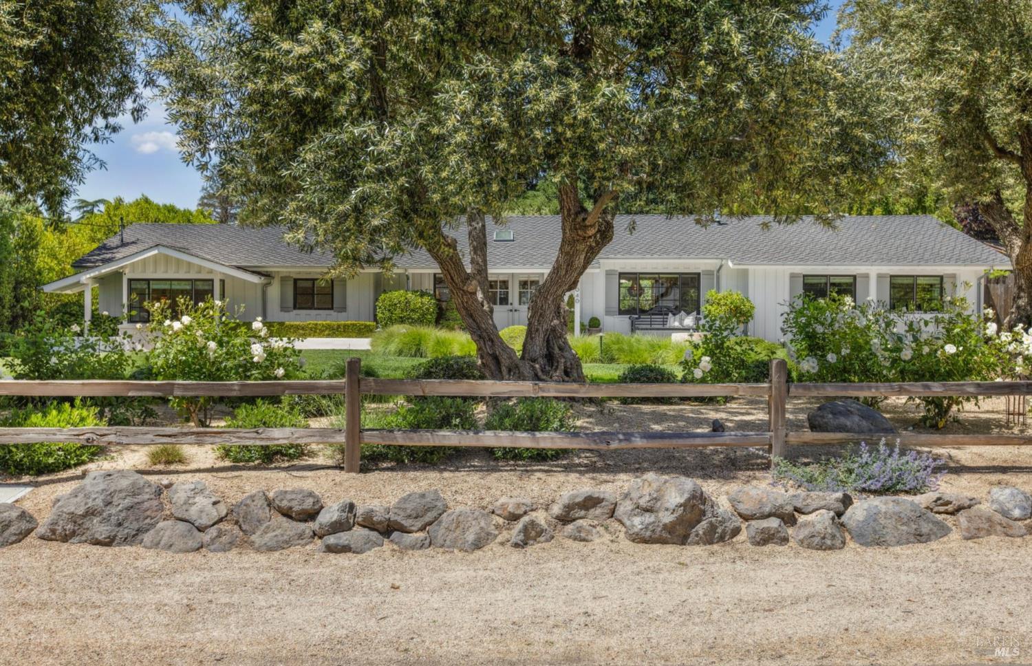 Detail Gallery Image 3 of 71 For 1040 Rose Dr, Napa,  CA 94558 - 5 Beds | 4 Baths