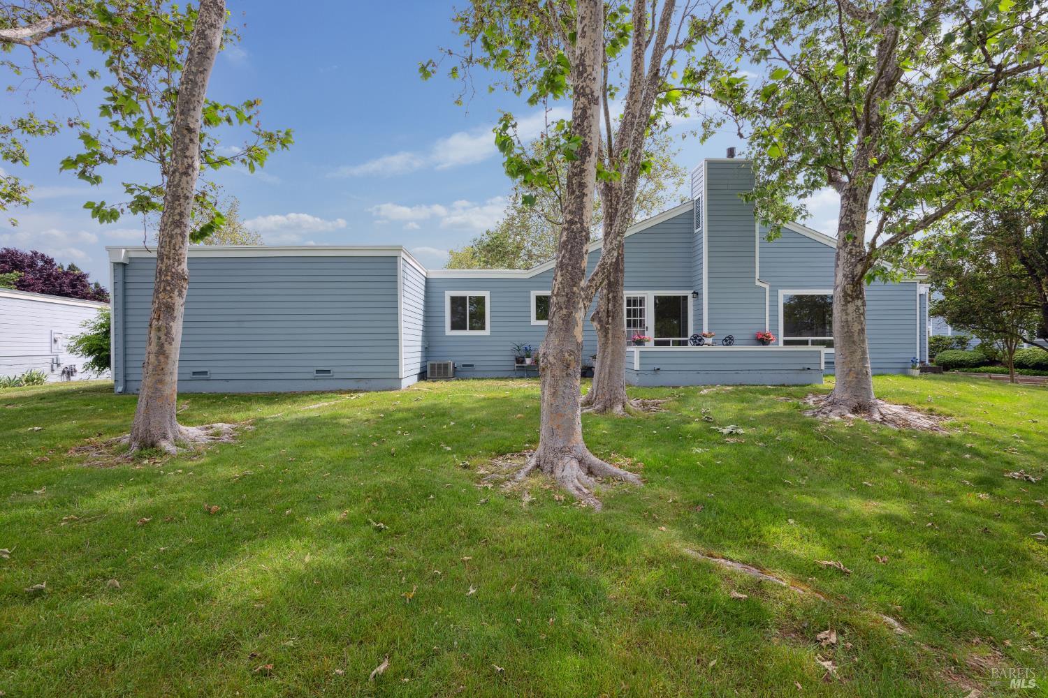 Detail Gallery Image 25 of 31 For 9522 Lakewood Dr, Windsor,  CA 95492 - 2 Beds | 2 Baths