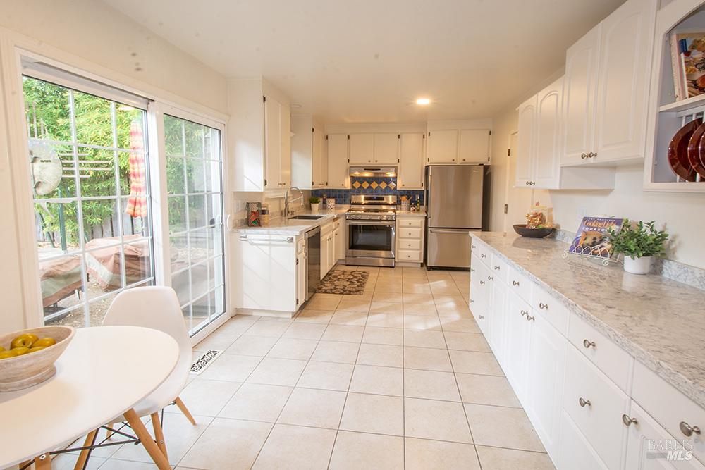 Detail Gallery Image 5 of 20 For 293 Siesta Way, Sonoma,  CA 95476 - 3 Beds | 2 Baths