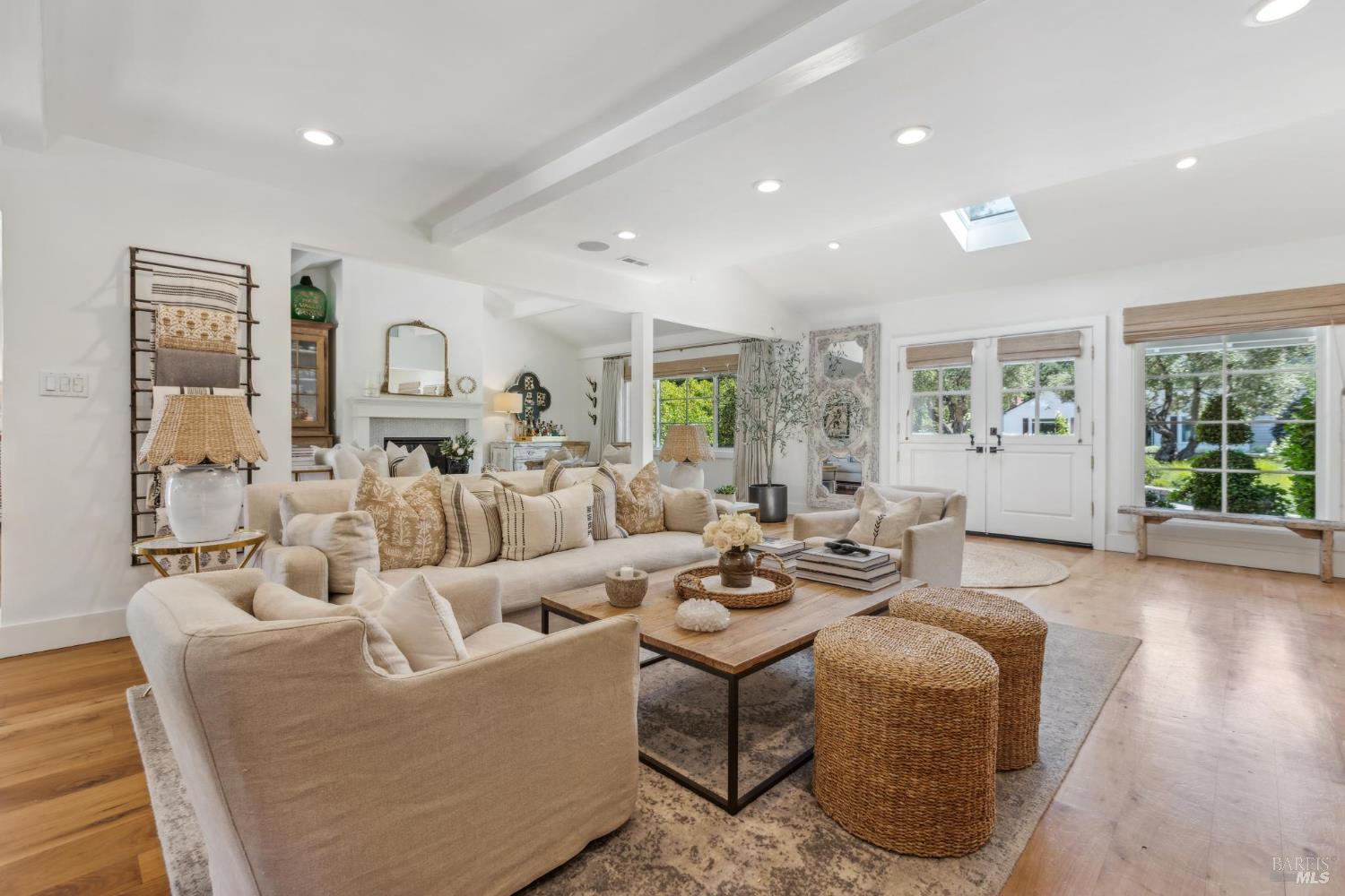 Detail Gallery Image 16 of 71 For 1040 Rose Dr, Napa,  CA 94558 - 5 Beds | 4 Baths
