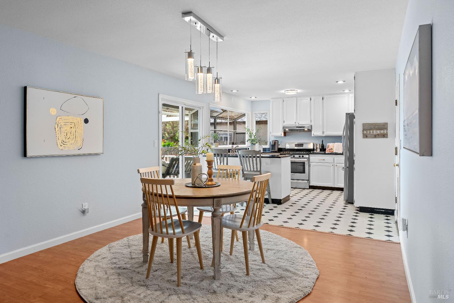 Detail Gallery Image 8 of 43 For 733 Whispering Bay Ln, Suisun City,  CA 94585 - 4 Beds | 2 Baths