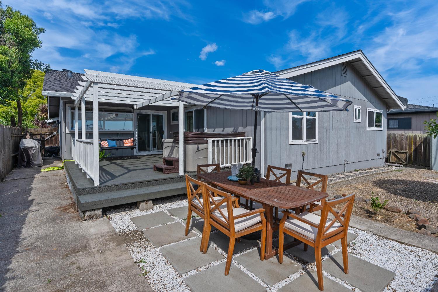 Detail Gallery Image 29 of 43 For 733 Whispering Bay Ln, Suisun City,  CA 94585 - 4 Beds | 2 Baths