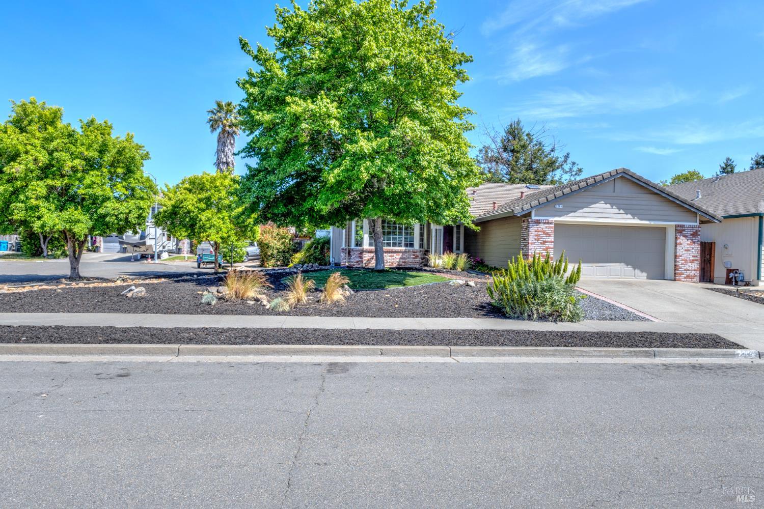 Detail Gallery Image 6 of 40 For 2269 Dancing Penny Way, Santa Rosa,  CA 95403 - 3 Beds | 2 Baths
