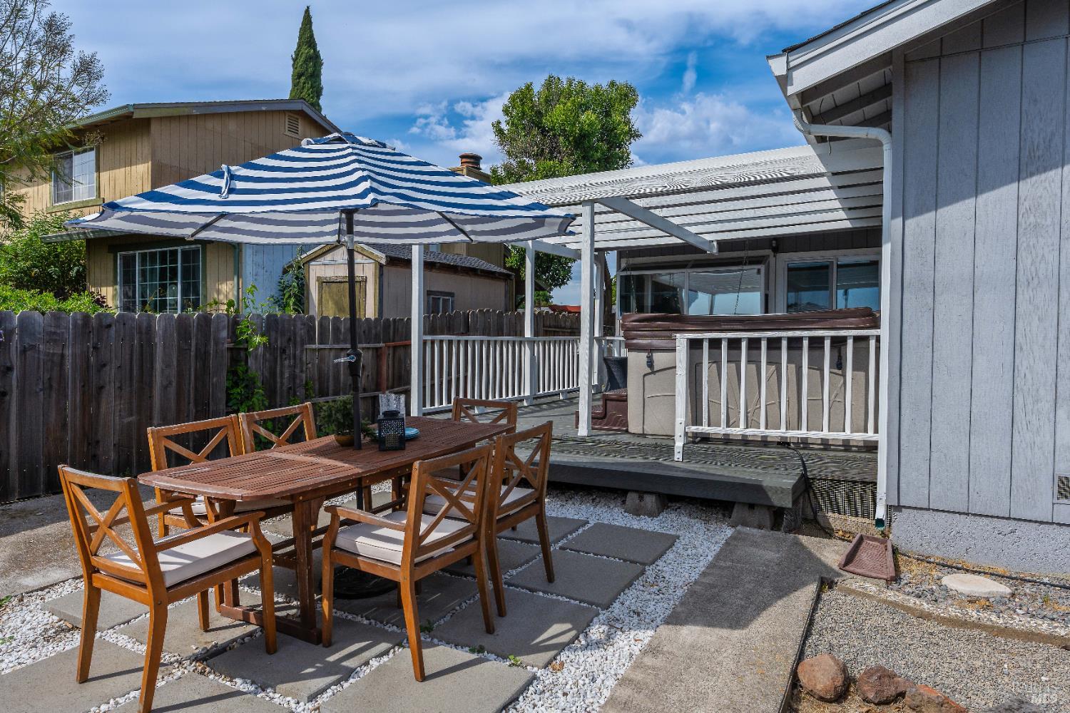 Detail Gallery Image 30 of 43 For 733 Whispering Bay Ln, Suisun City,  CA 94585 - 4 Beds | 2 Baths