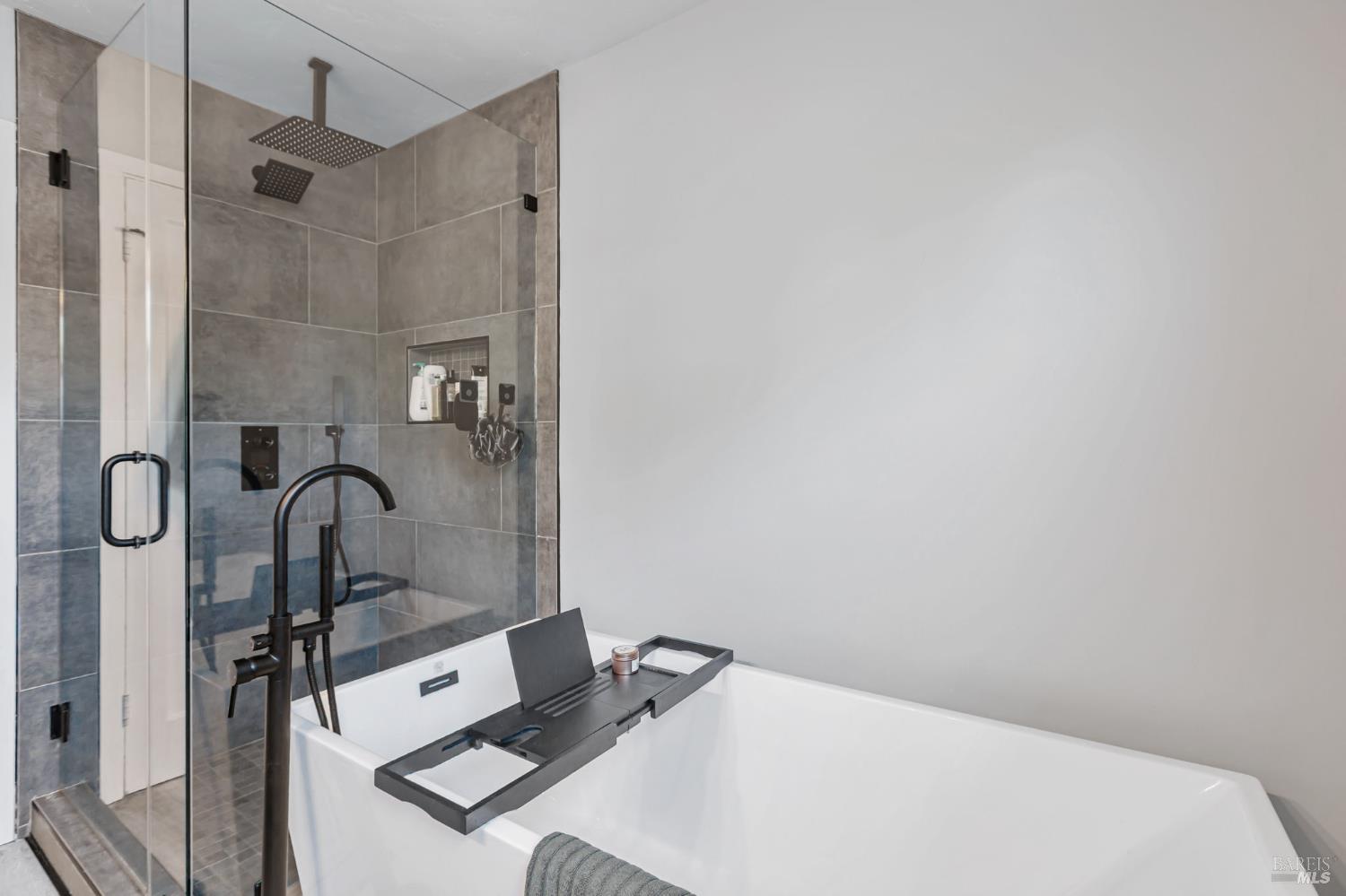 Detail Gallery Image 15 of 47 For 836 Wilmac Ave, Novato,  CA 94947 - 3 Beds | 1/1 Baths