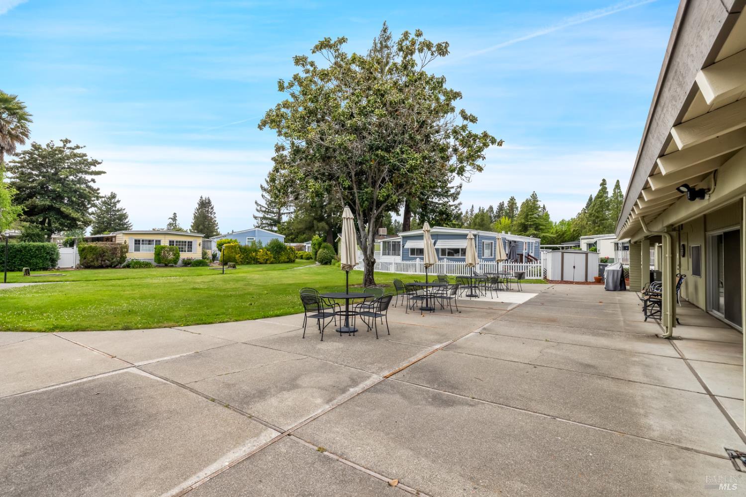 Detail Gallery Image 49 of 51 For 25 Walnut Cir, Rohnert Park,  CA 94928 - 3 Beds | 2 Baths