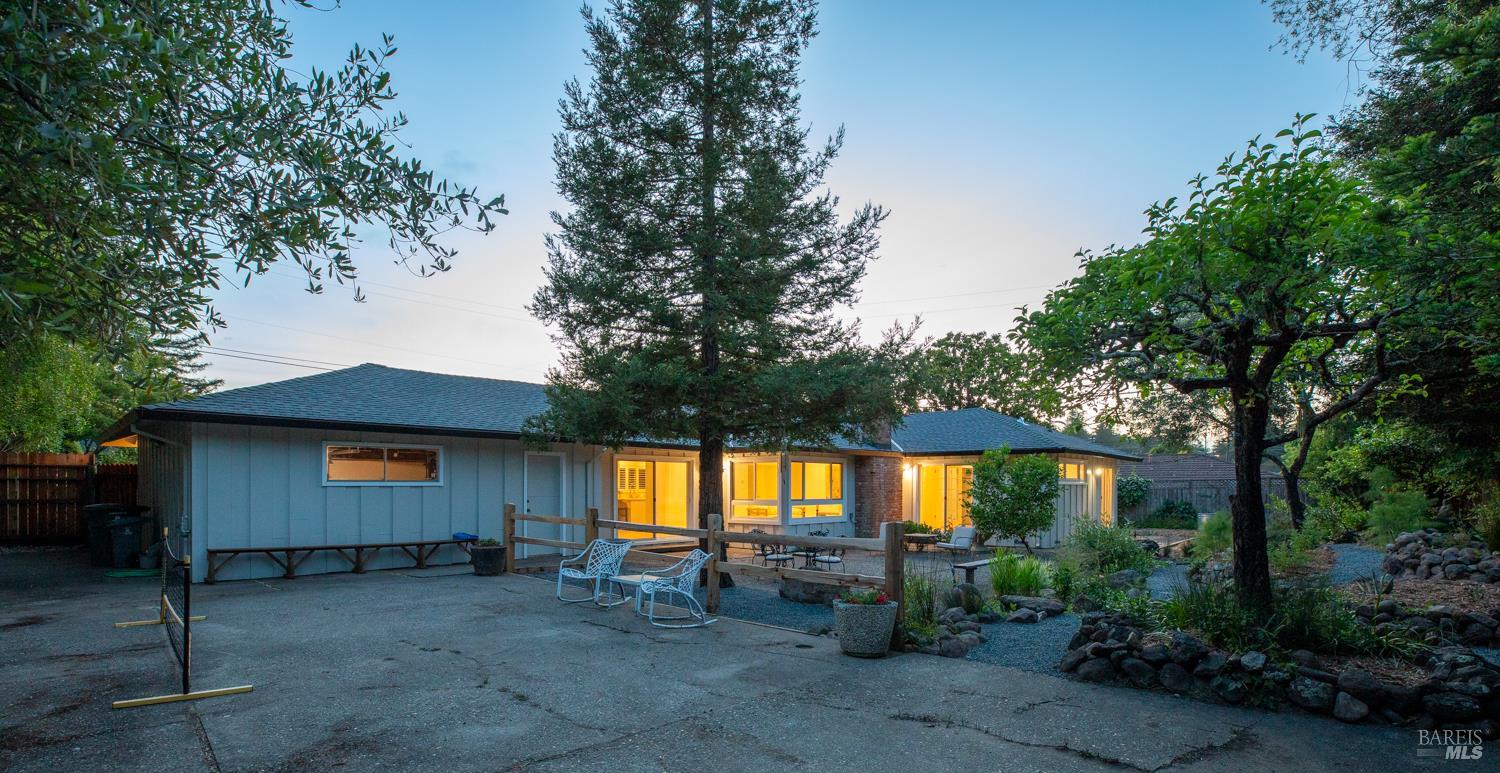 Detail Gallery Image 44 of 56 For 2055 Stonewood Dr, Santa Rosa,  CA 95404 - 3 Beds | 2 Baths