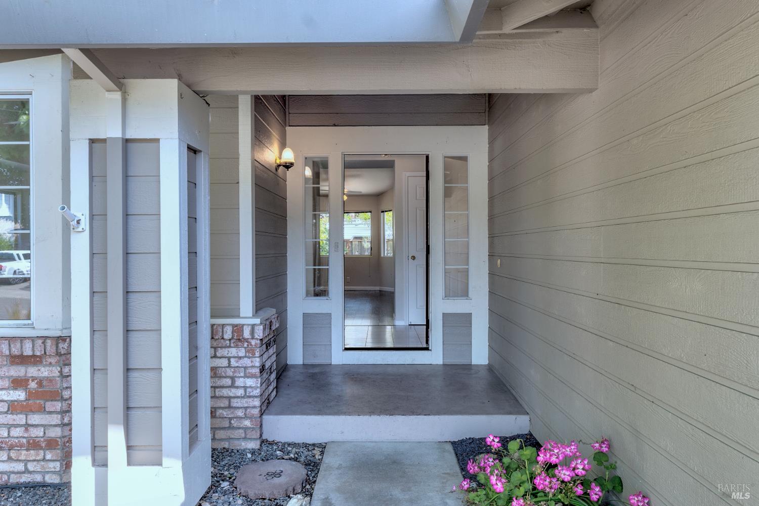 Detail Gallery Image 10 of 40 For 2269 Dancing Penny Way, Santa Rosa,  CA 95403 - 3 Beds | 2 Baths