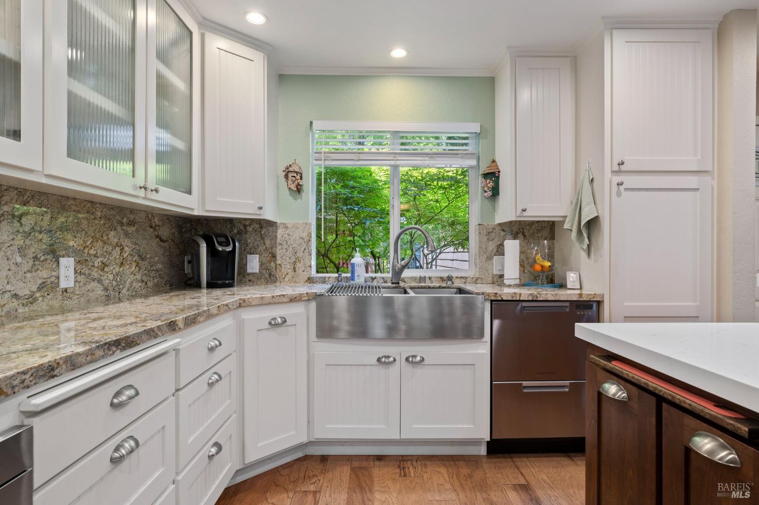 Detail Gallery Image 14 of 36 For 3376 Parker Hill Rd, Santa Rosa,  CA 95404 - 3 Beds | 3 Baths
