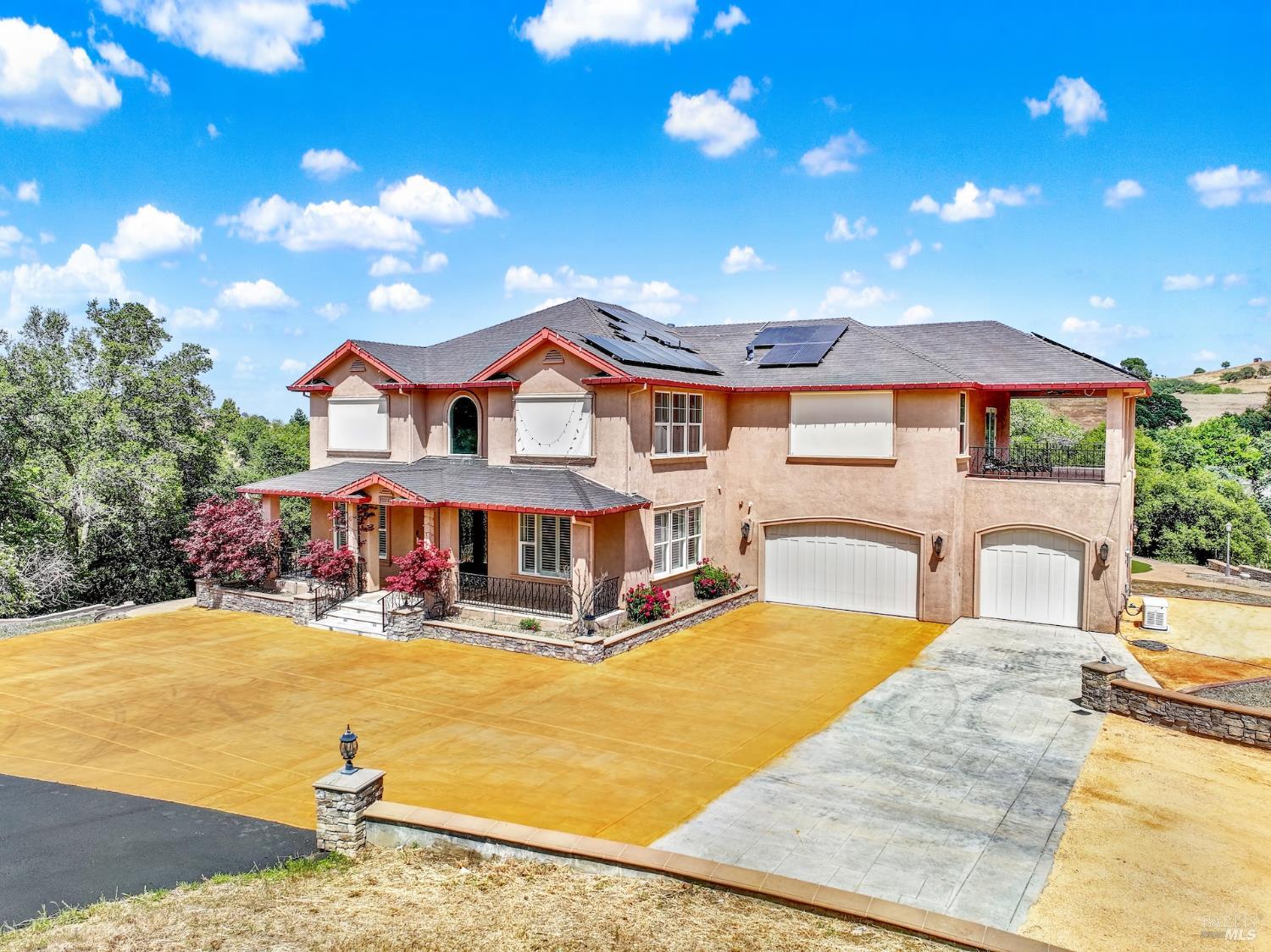 Detail Gallery Image 3 of 99 For 7125 Solitude Ct, Vacaville,  CA 95688 - 5 Beds | 4 Baths