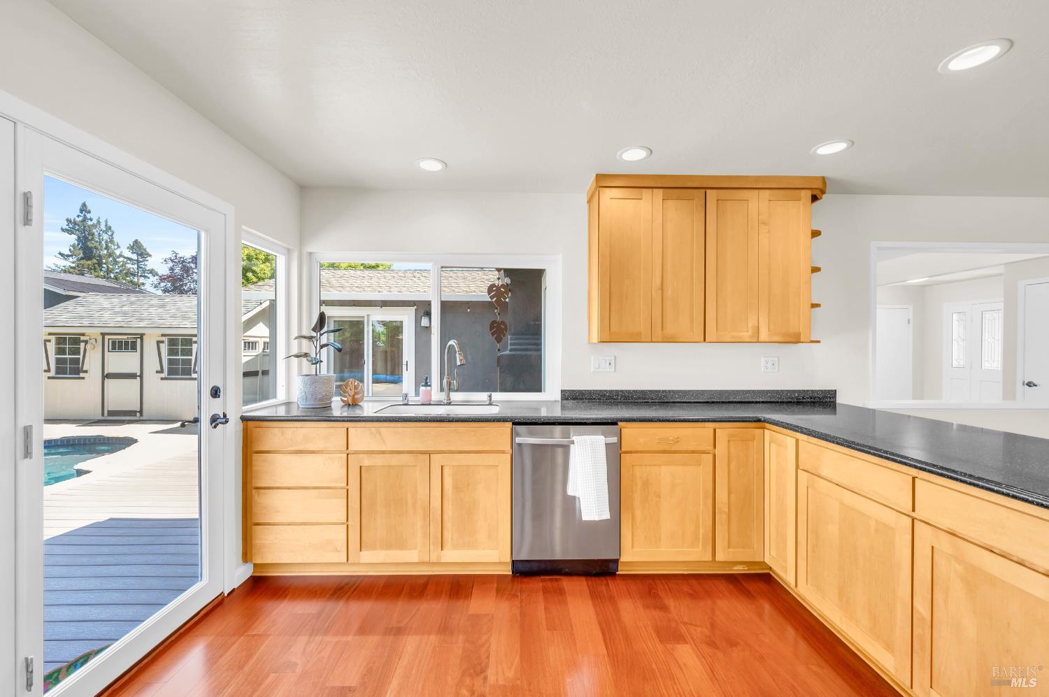 Detail Gallery Image 13 of 33 For 3730 Ruston Ln, Napa,  CA 94558 - 4 Beds | 2 Baths