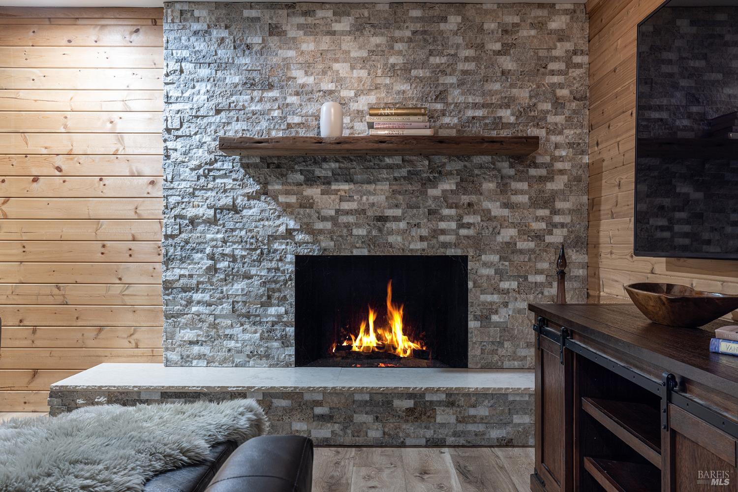 Detail Gallery Image 15 of 64 For 10505 Cherry Ridge Rd, Sebastopol,  CA 95472 - 3 Beds | 3/1 Baths