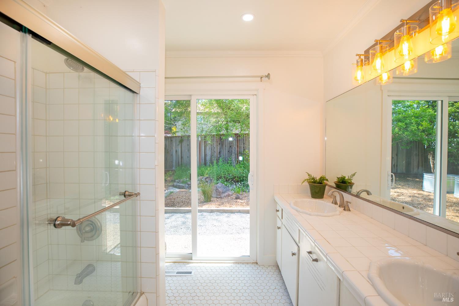 Detail Gallery Image 27 of 56 For 2055 Stonewood Dr, Santa Rosa,  CA 95404 - 3 Beds | 2 Baths