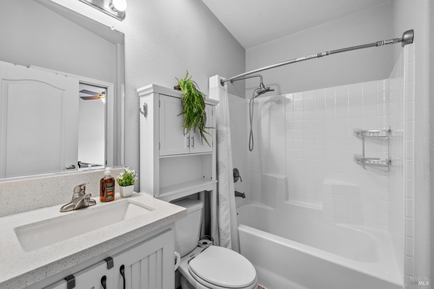 Detail Gallery Image 31 of 51 For 25 Walnut Cir, Rohnert Park,  CA 94928 - 3 Beds | 2 Baths