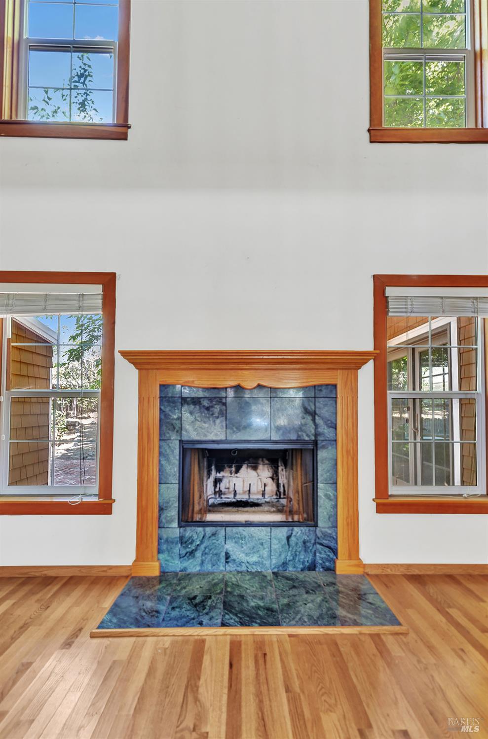 Detail Gallery Image 7 of 45 For 845 W K St, Benicia,  CA 94510 - 3 Beds | 2 Baths