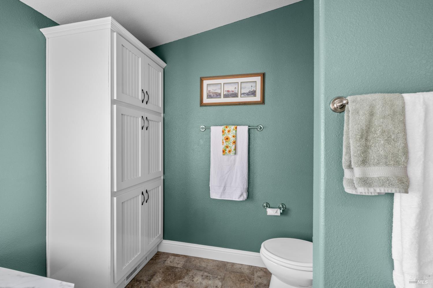Detail Gallery Image 26 of 51 For 25 Walnut Cir, Rohnert Park,  CA 94928 - 3 Beds | 2 Baths
