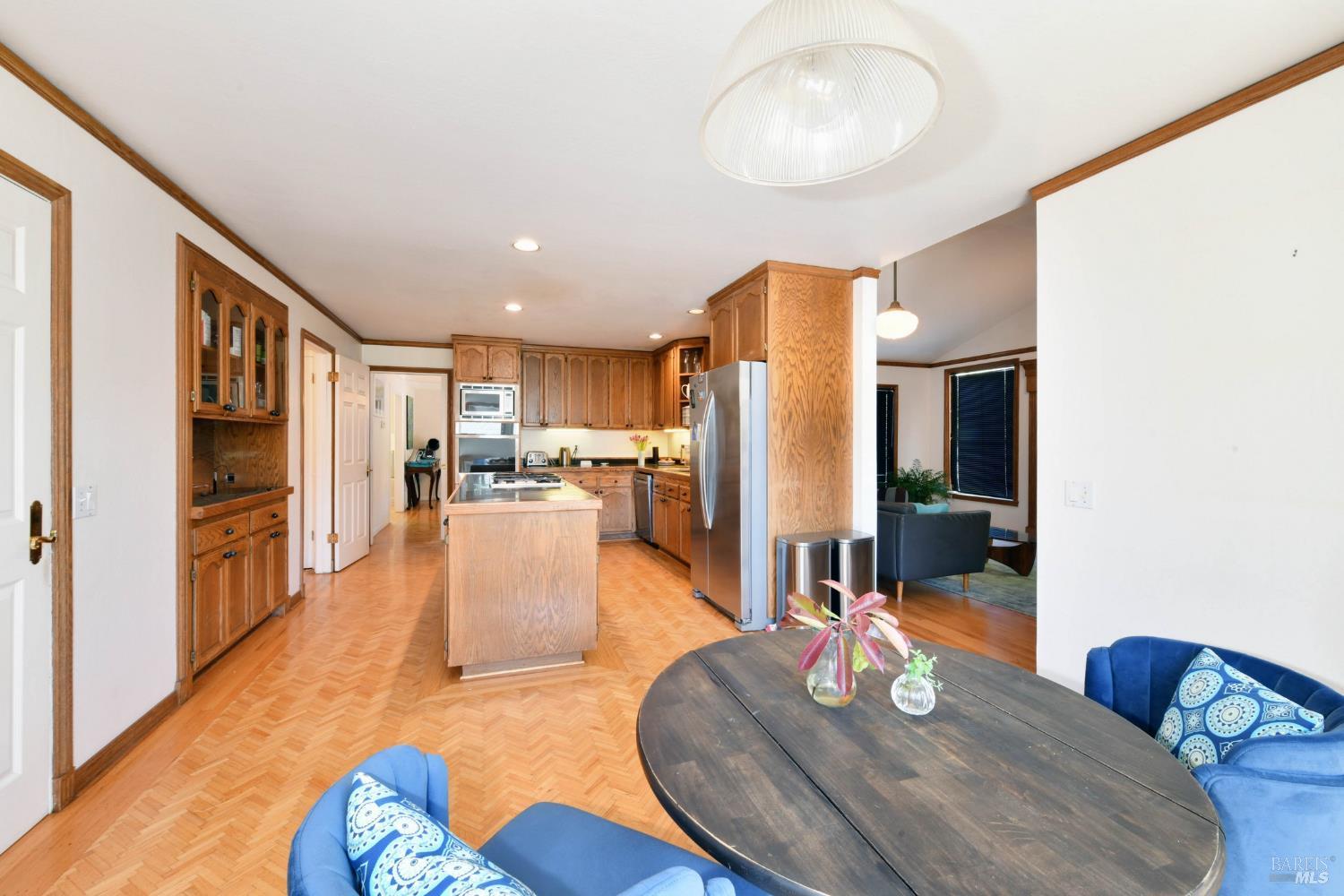 Detail Gallery Image 7 of 27 For 12 Greenfield Ct, Mill Valley,  CA 94941 - 4 Beds | 3/1 Baths