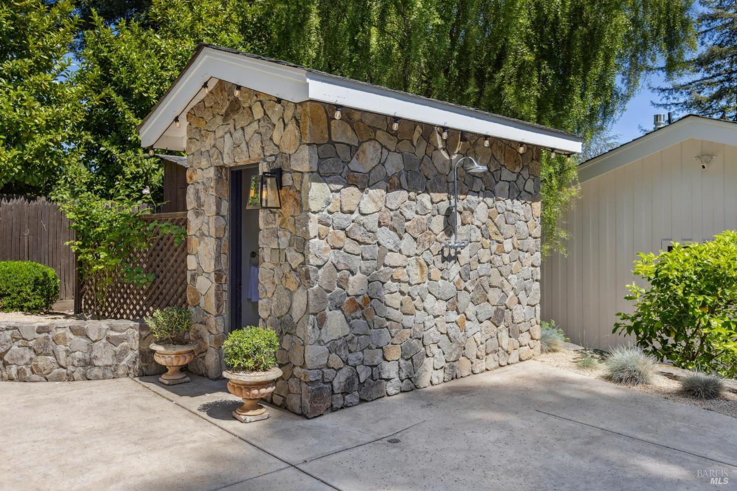 Detail Gallery Image 45 of 71 For 1040 Rose Dr, Napa,  CA 94558 - 5 Beds | 4 Baths