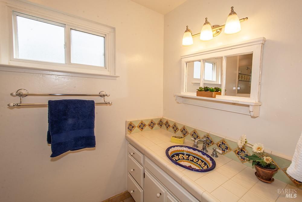 Detail Gallery Image 9 of 20 For 293 Siesta Way, Sonoma,  CA 95476 - 3 Beds | 2 Baths