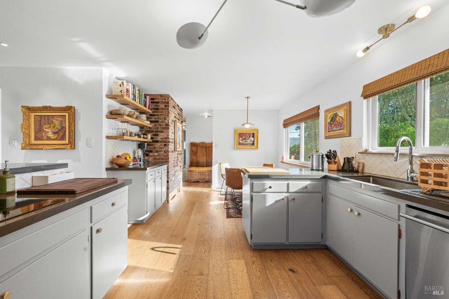Detail Gallery Image 13 of 30 For 21800 River Rd, Geyserville,  CA 95441 - 3 Beds | 2 Baths