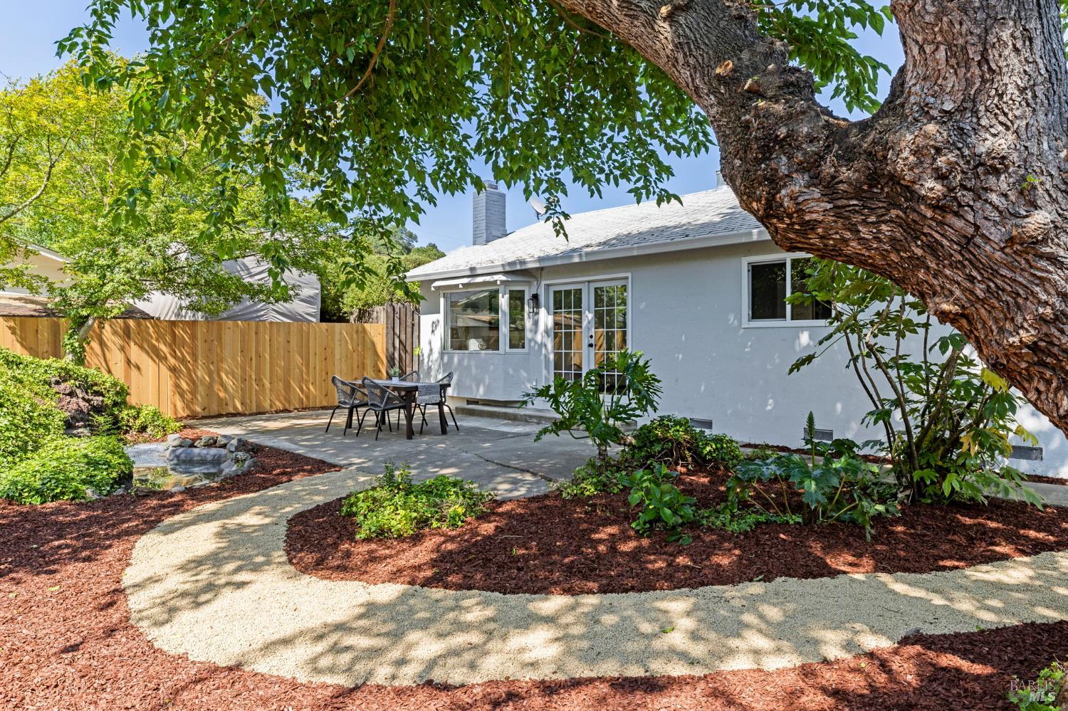 Detail Gallery Image 37 of 47 For 1007 Harold Ln, Healdsburg,  CA 95448 - 4 Beds | 2 Baths
