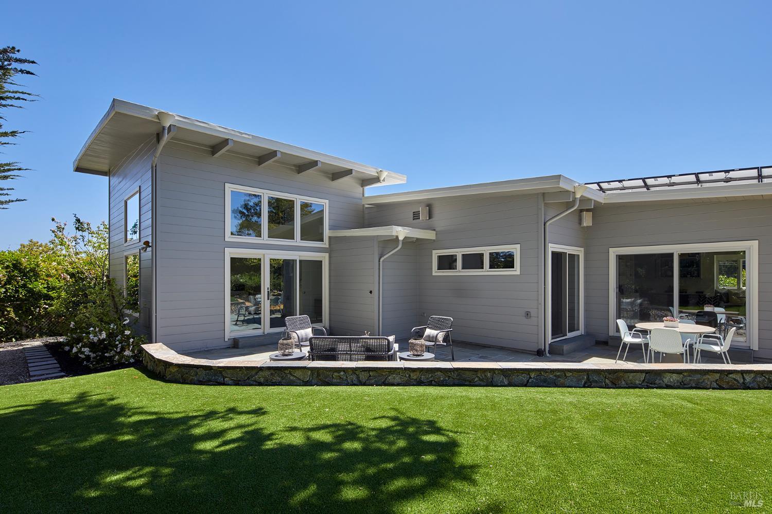 Detail Gallery Image 28 of 42 For 64 Edgewood Ave, Mill Valley,  CA 94941 - 3 Beds | 2 Baths
