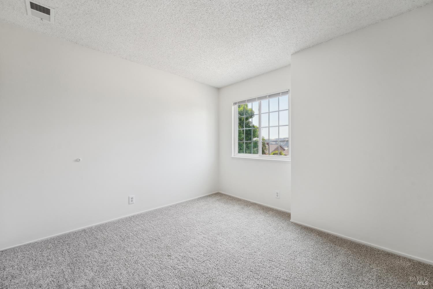 Detail Gallery Image 25 of 45 For 543 Sandy Way, Benicia,  CA 94510 - 4 Beds | 3 Baths