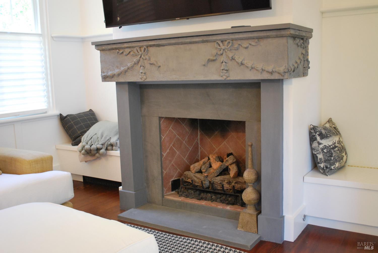 Detail Gallery Image 11 of 50 For 1801 Bodega Ave, Petaluma,  CA 94952 - 5 Beds | 2/1 Baths