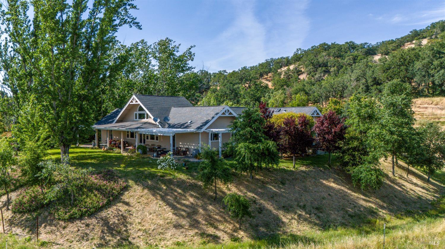 Detail Gallery Image 1 of 55 For 5081 Highway 175 Unkn, Hopland,  CA 95449 - 3 Beds | 2 Baths