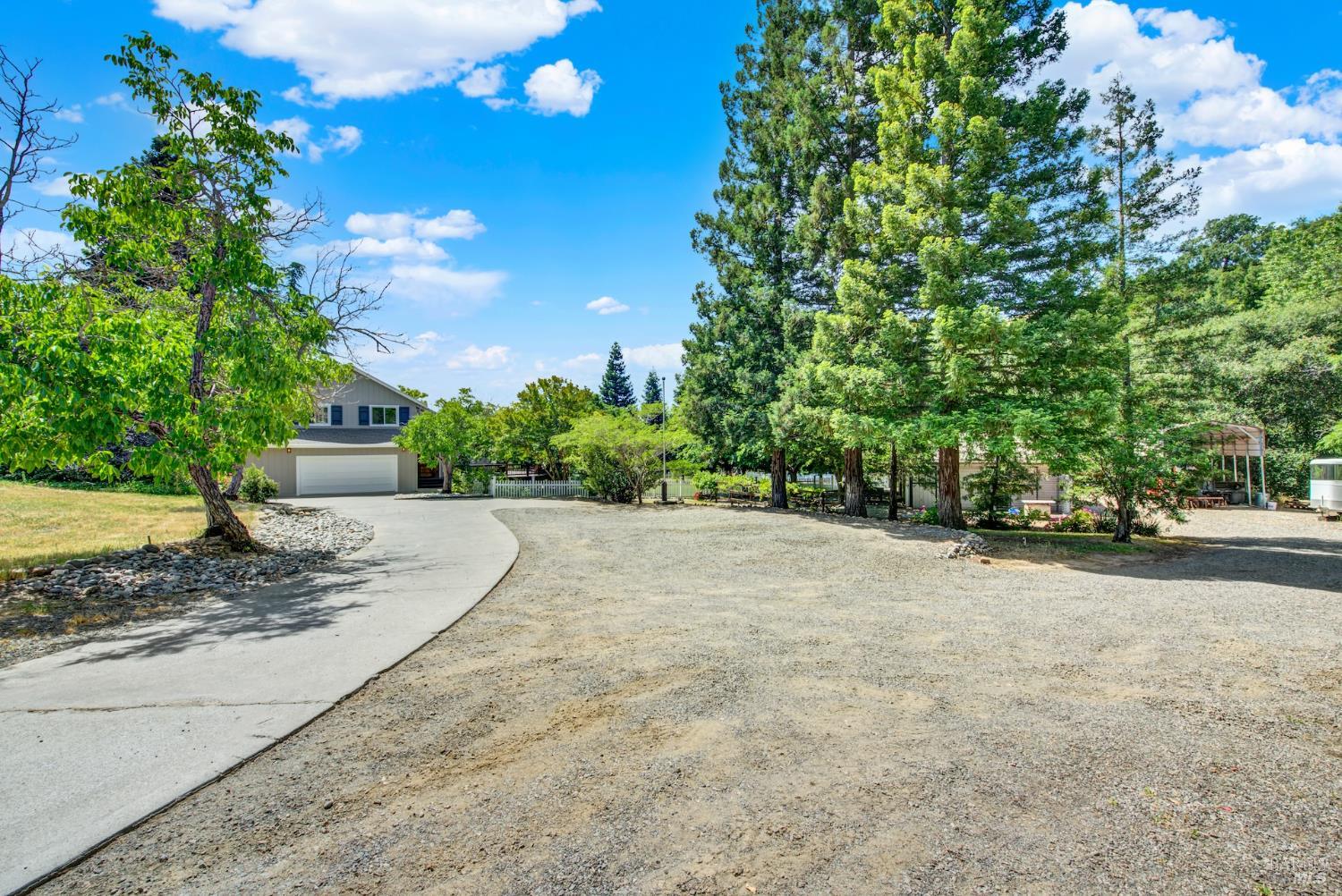 Detail Gallery Image 12 of 98 For 6869 Steiger Hill Rd, Vacaville,  CA 95688 - 4 Beds | 3 Baths