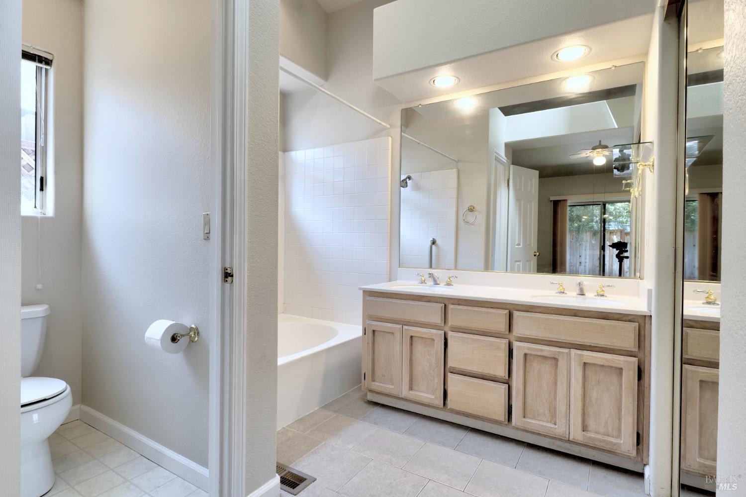 Detail Gallery Image 24 of 40 For 2269 Dancing Penny Way, Santa Rosa,  CA 95403 - 3 Beds | 2 Baths