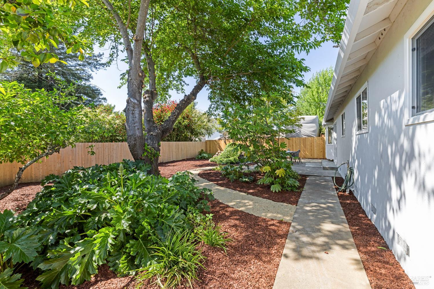 Detail Gallery Image 38 of 47 For 1007 Harold Ln, Healdsburg,  CA 95448 - 4 Beds | 2 Baths