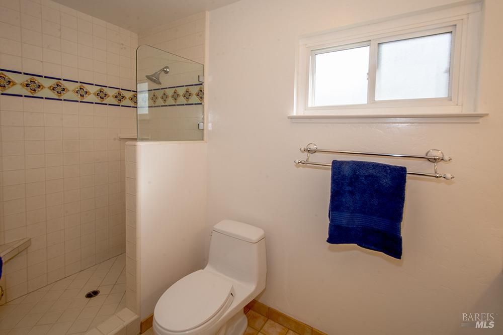 Detail Gallery Image 10 of 20 For 293 Siesta Way, Sonoma,  CA 95476 - 3 Beds | 2 Baths