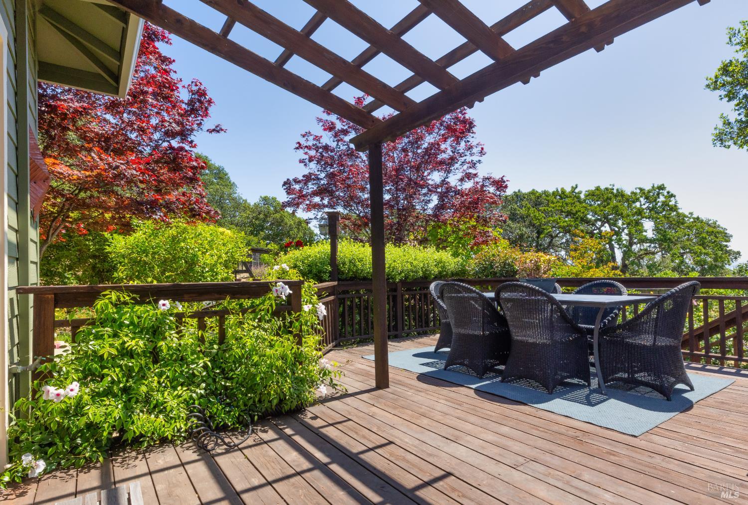 Detail Gallery Image 4 of 37 For 15 Upland Ln, Novato,  CA 94945 - 4 Beds | 3/1 Baths
