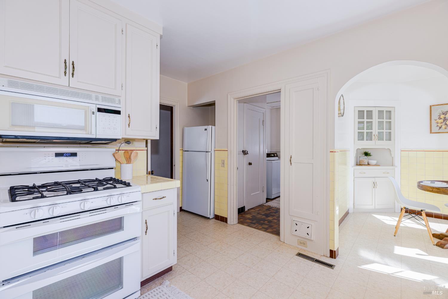 Detail Gallery Image 17 of 52 For 31 Laurel Ave, Petaluma,  CA 94952 - 2 Beds | 1/1 Baths