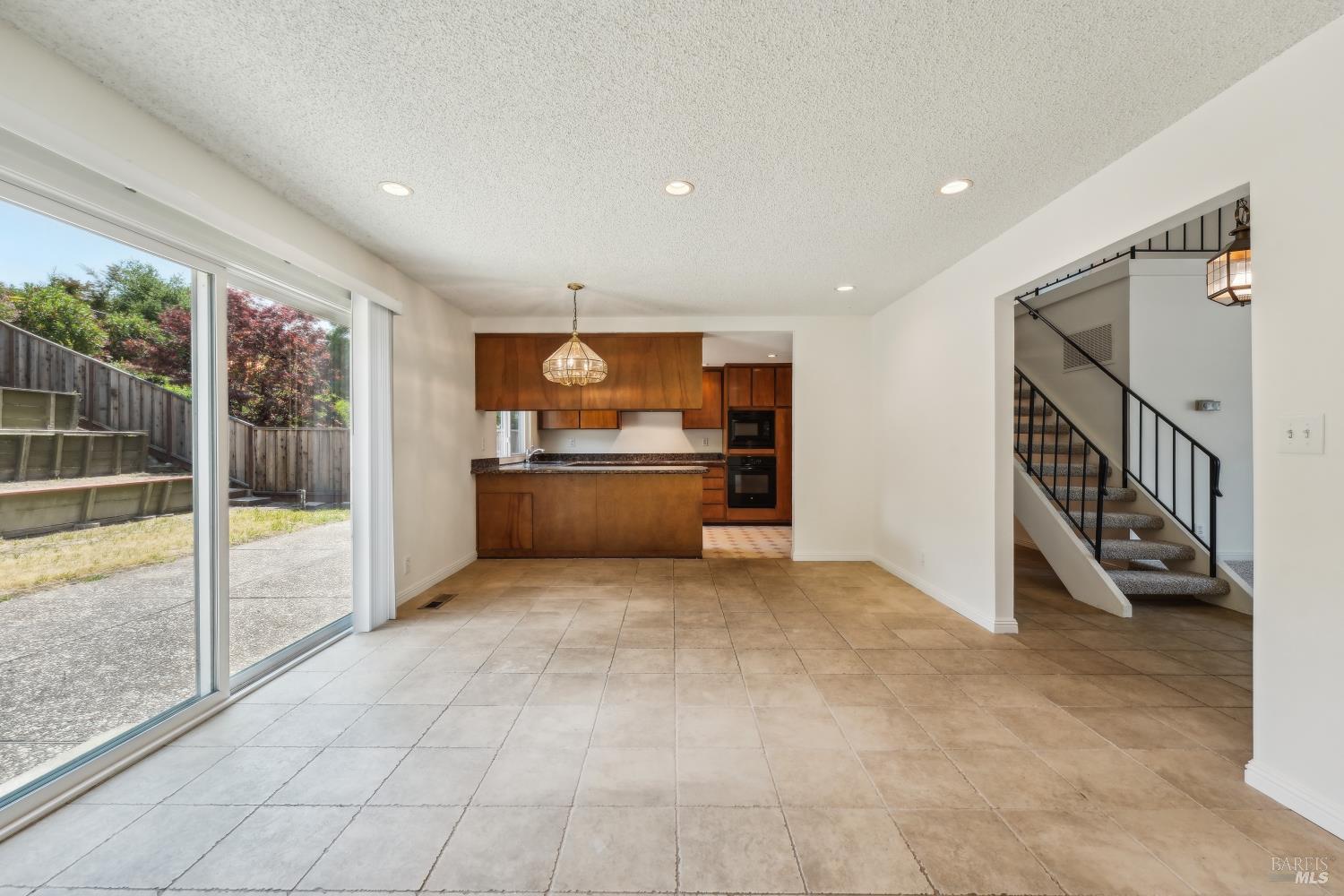 Detail Gallery Image 3 of 45 For 543 Sandy Way, Benicia,  CA 94510 - 4 Beds | 3 Baths