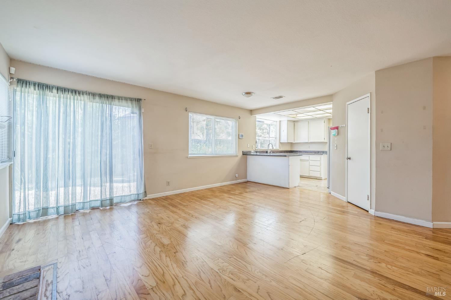 Sunset Court, Fairfield, California image 15