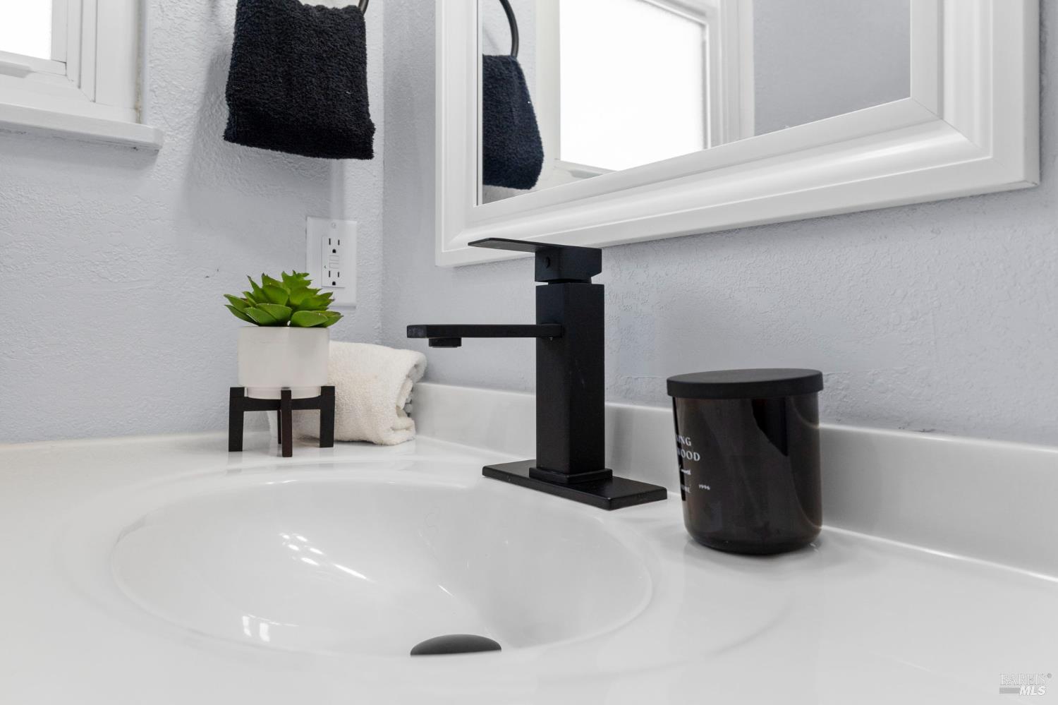 Detail Gallery Image 28 of 47 For 1007 Harold Ln, Healdsburg,  CA 95448 - 4 Beds | 2 Baths