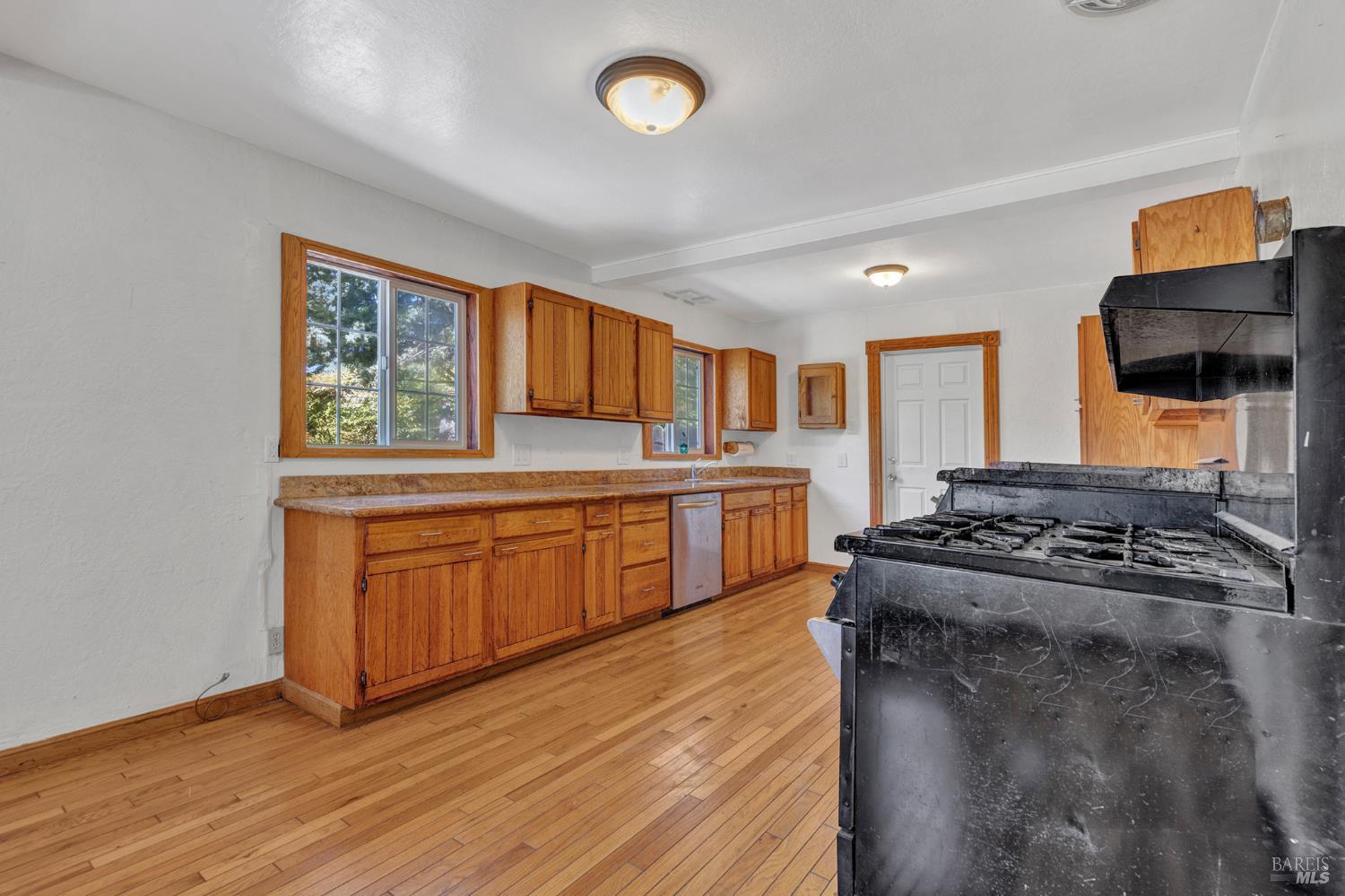 Detail Gallery Image 13 of 45 For 845 W K St, Benicia,  CA 94510 - 3 Beds | 2 Baths